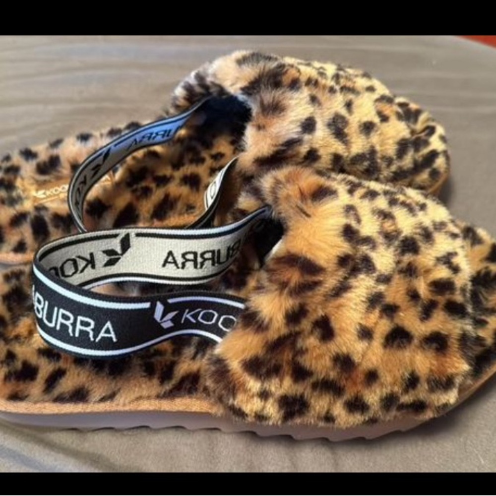 Koolaburra ugh slippers never worn women’s size 8